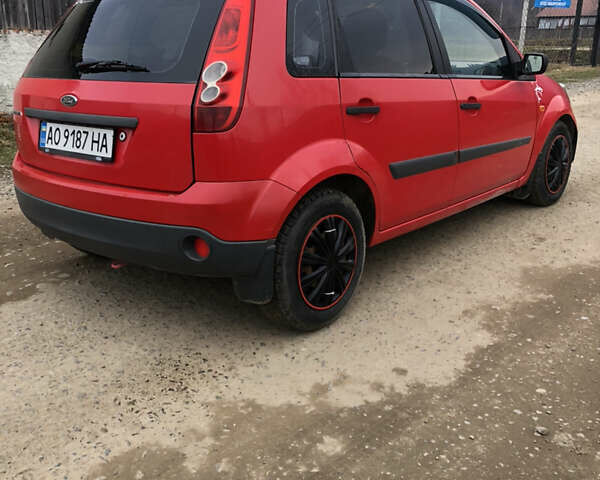Красный Форд Фиеста, объемом двигателя 1.24 л и пробегом 116 тыс. км за 2950 $, фото 9 на Automoto.ua
