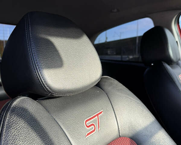 Красный Форд Фиеста, объемом двигателя 2 л и пробегом 260 тыс. км за 4600 $, фото 12 на Automoto.ua