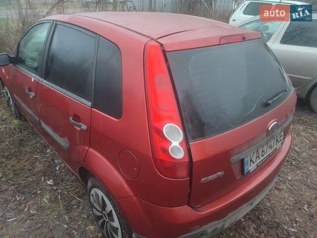 Красный Форд Фиеста, объемом двигателя 1.4 л и пробегом 175 тыс. км за 1750 $, фото 8 на Automoto.ua