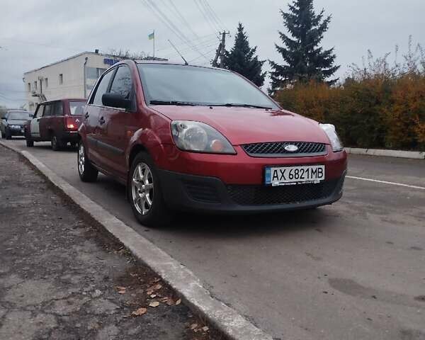 Красный Форд Фиеста, объемом двигателя 1.39 л и пробегом 199 тыс. км за 4000 $, фото 1 на Automoto.ua