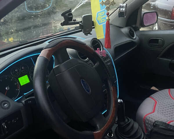 Форд Фиеста 2007 в Могилев-Подольском на Automoto.ua Красный Форд Фиеста, объемом двигателя 1.3 л и пробегом 204 тыс. км за 3700 $, фото 6 на Automoto.ua