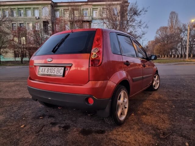 Красный Форд Фиеста, объемом двигателя 1.4 л и пробегом 255 тыс. км за 3100 $, фото 3 на Automoto.ua