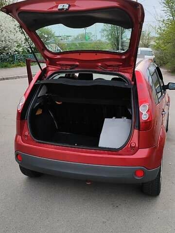 Красный Форд Фиеста, объемом двигателя 1.3 л и пробегом 276 тыс. км за 2500 $, фото 9 на Automoto.ua