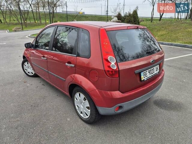 Червоний Форд Фієста, об'ємом двигуна 1.2 л та пробігом 158 тис. км за 3500 $, фото 6 на Automoto.ua