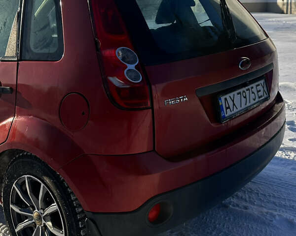 Красный Форд Фиеста, объемом двигателя 1.39 л и пробегом 178 тыс. км за 4000 $, фото 6 на Automoto.ua
