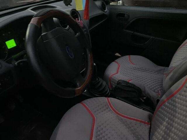 Форд Фиеста 2007 в Виннице на Automoto.ua Красный Форд Фиеста, объемом двигателя 1.2 л и пробегом 80 тыс. км за 3700 $, фото 3 на Automoto.ua