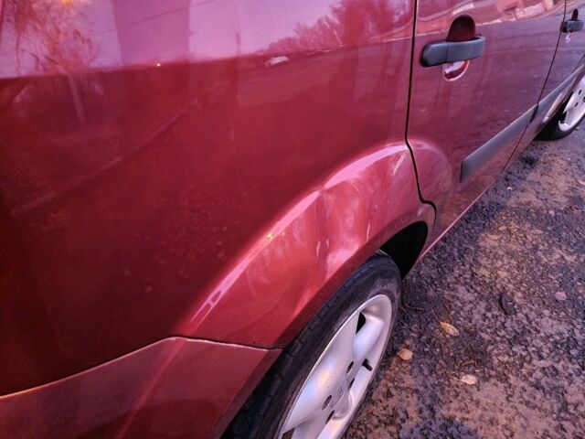 Красный Форд Фиеста, объемом двигателя 1.4 л и пробегом 255 тыс. км за 3100 $, фото 6 на Automoto.ua