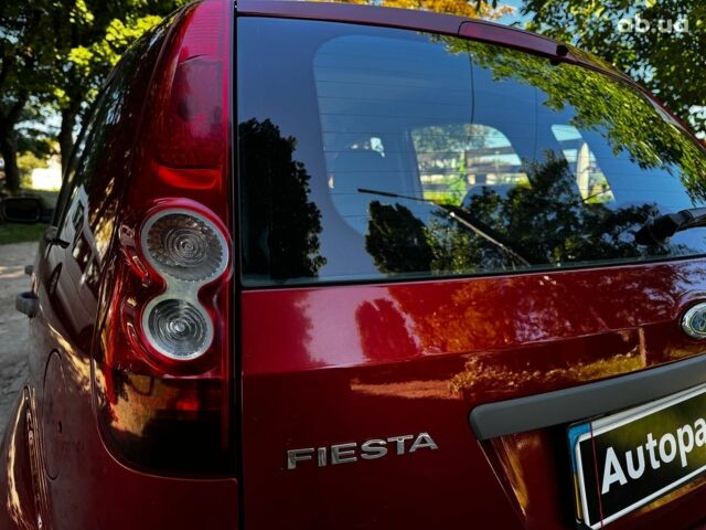 Червоний Форд Фієста, об'ємом двигуна 1.4 л та пробігом 183 тис. км за 4990 $, фото 8 на Automoto.ua