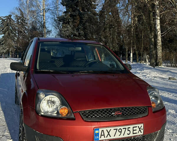 Красный Форд Фиеста, объемом двигателя 1.39 л и пробегом 178 тыс. км за 4000 $, фото 2 на Automoto.ua