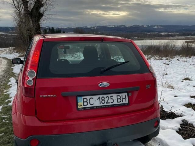 Червоний Форд Фієста, об'ємом двигуна 1.2 л та пробігом 275 тис. км за 2750 $, фото 1 на Automoto.ua