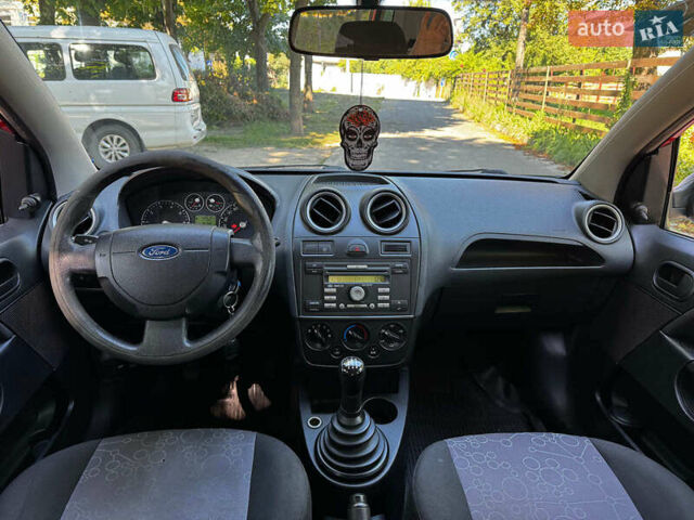 Красный Форд Фиеста, объемом двигателя 1.4 л и пробегом 183 тыс. км за 4990 $, фото 22 на Automoto.ua