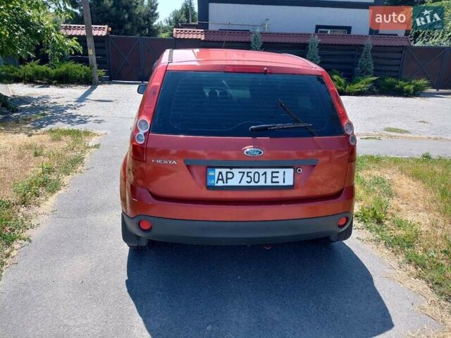 Красный Форд Фиеста, объемом двигателя 1.39 л и пробегом 218 тыс. км за 4100 $, фото 4 на Automoto.ua