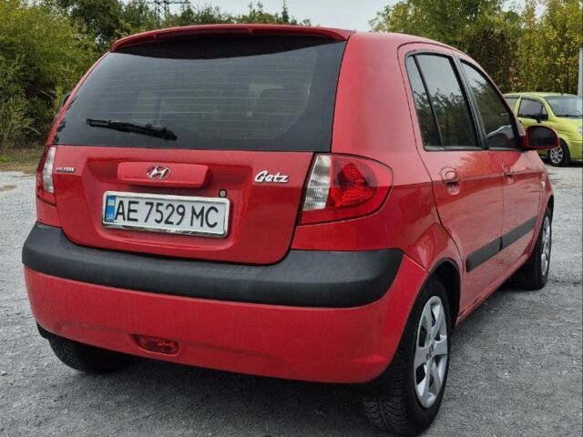 Форд Фиеста 2007 в Днепре (Днепропетровске) на Automoto.ua Красный Форд Фиеста, объемом двигателя 0 л и пробегом 179 тыс. км за 4700 $, фото 1 на Automoto.ua