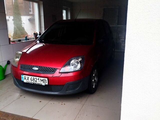 Червоний Форд Фієста, об'ємом двигуна 1.4 л та пробігом 199 тис. км за 4200 $, фото 1 на Automoto.ua