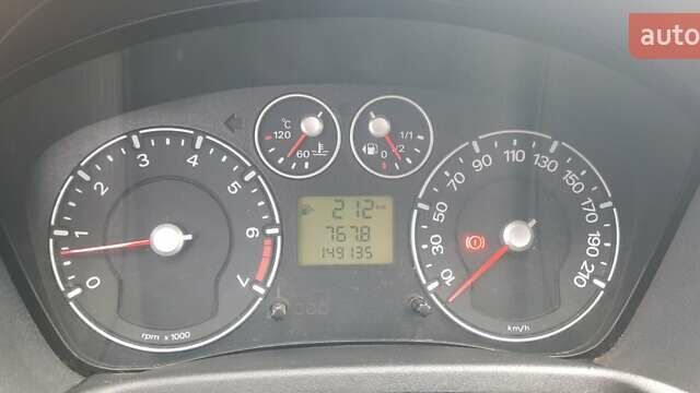 Червоний Форд Фієста, об'ємом двигуна 1.4 л та пробігом 149 тис. км за 3200 $, фото 22 на Automoto.ua