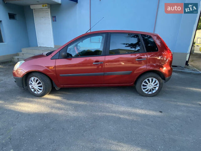 Красный Форд Фиеста, объемом двигателя 1.39 л и пробегом 189 тыс. км за 3900 $, фото 12 на Automoto.ua