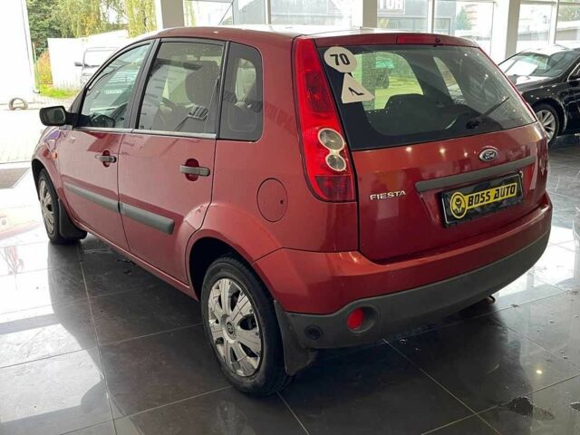 Красный Форд Фиеста, объемом двигателя 1.2 л и пробегом 164 тыс. км за 4150 $, фото 4 на Automoto.ua
