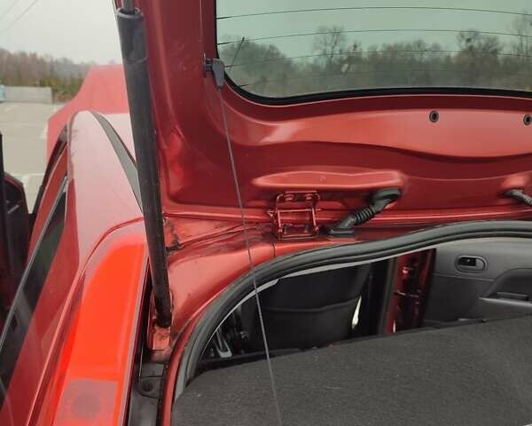 Красный Форд Фиеста, объемом двигателя 1.4 л и пробегом 170 тыс. км за 4100 $, фото 40 на Automoto.ua