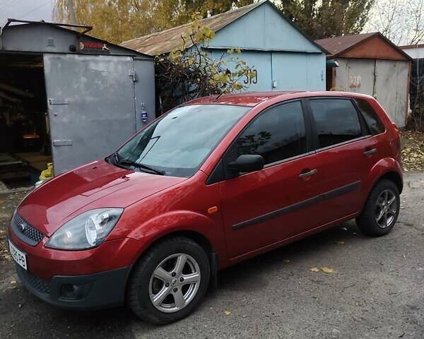 Красный Форд Фиеста, объемом двигателя 1.39 л и пробегом 134 тыс. км за 4200 $, фото 8 на Automoto.ua