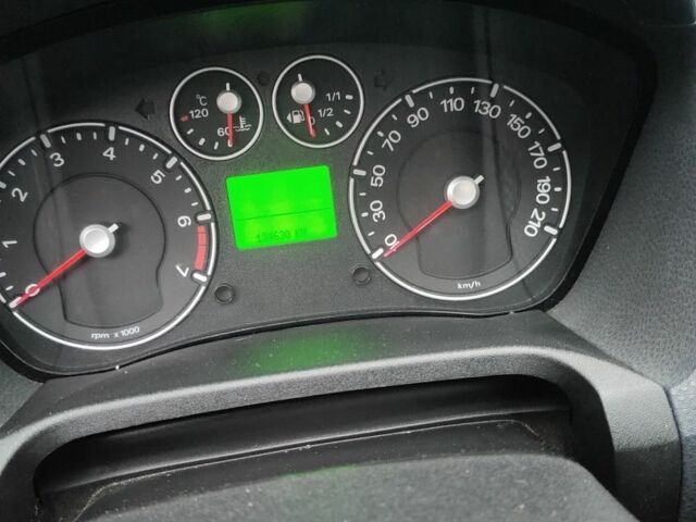 Форд Фиеста 2008 в Броварах на Automoto.ua Красный Форд Фиеста, объемом двигателя 1.4 л и пробегом 134 тыс. км за 4300 $, фото 6 на Automoto.ua