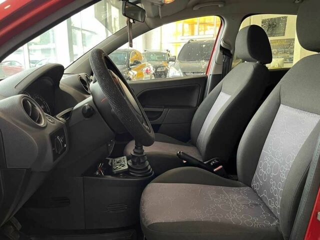 Красный Форд Фиеста, объемом двигателя 1.2 л и пробегом 164 тыс. км за 4150 $, фото 10 на Automoto.ua