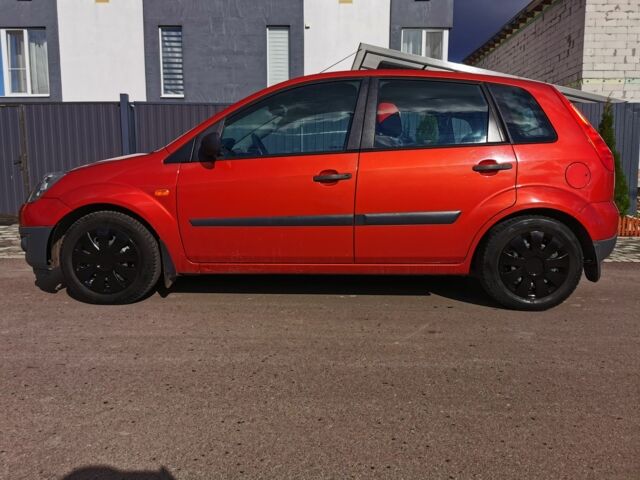 Красный Форд Фиеста, объемом двигателя 1.4 л и пробегом 84 тыс. км за 6000 $, фото 3 на Automoto.ua