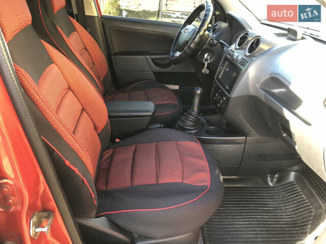 Червоний Форд Фієста, об'ємом двигуна 1.25 л та пробігом 140 тис. км за 2999 $, фото 15 на Automoto.ua