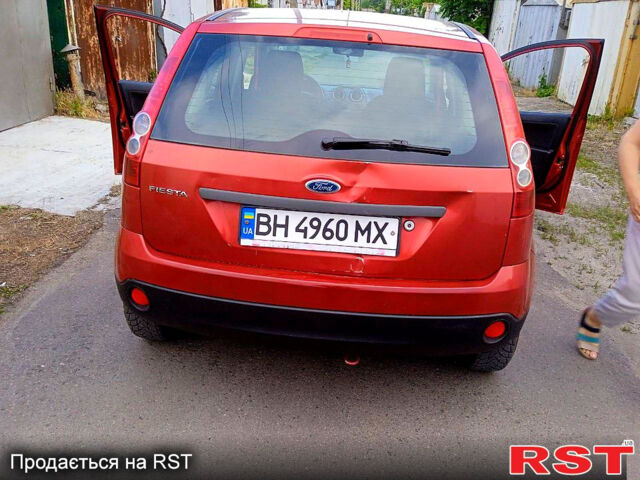 Червоний Форд Фієста, об'ємом двигуна 1.2 л та пробігом 263 тис. км за 4000 $, фото 3 на Automoto.ua