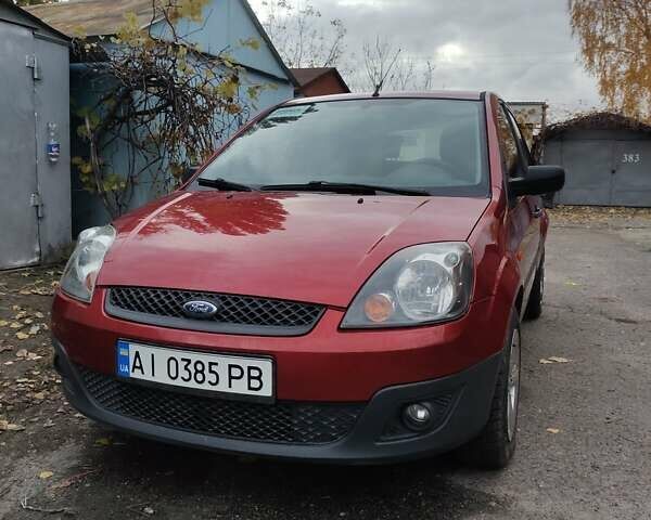 Красный Форд Фиеста, объемом двигателя 1.39 л и пробегом 134 тыс. км за 4200 $, фото 7 на Automoto.ua