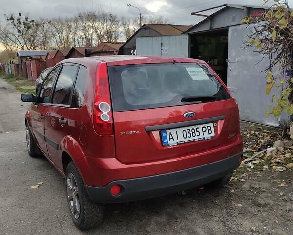 Красный Форд Фиеста, объемом двигателя 1.39 л и пробегом 134 тыс. км за 4200 $, фото 1 на Automoto.ua