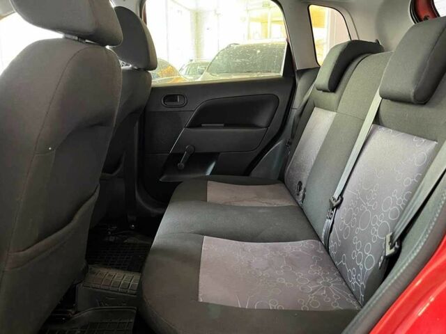 Красный Форд Фиеста, объемом двигателя 1.2 л и пробегом 164 тыс. км за 4150 $, фото 9 на Automoto.ua