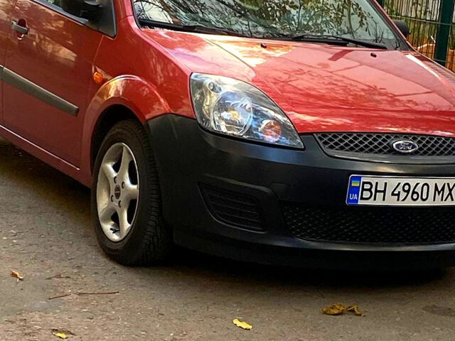 Червоний Форд Фієста, об'ємом двигуна 1.2 л та пробігом 263 тис. км за 4000 $, фото 1 на Automoto.ua