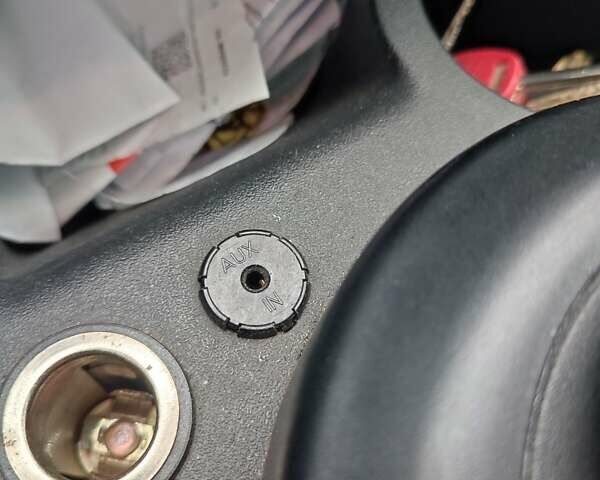 Красный Форд Фиеста, объемом двигателя 1.4 л и пробегом 170 тыс. км за 4100 $, фото 21 на Automoto.ua