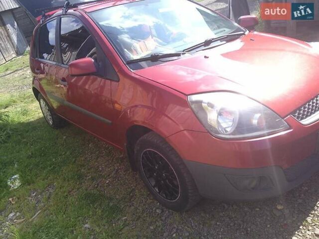 Красный Форд Фиеста, объемом двигателя 1.25 л и пробегом 131 тыс. км за 3500 $, фото 1 на Automoto.ua
