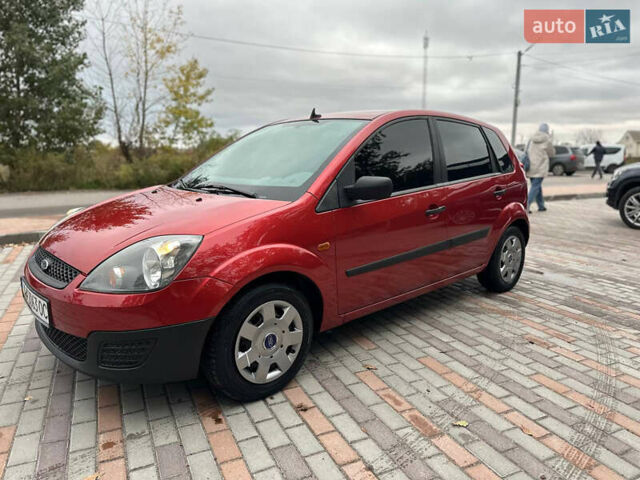 Красный Форд Фиеста, объемом двигателя 1.24 л и пробегом 170 тыс. км за 3999 $, фото 10 на Automoto.ua