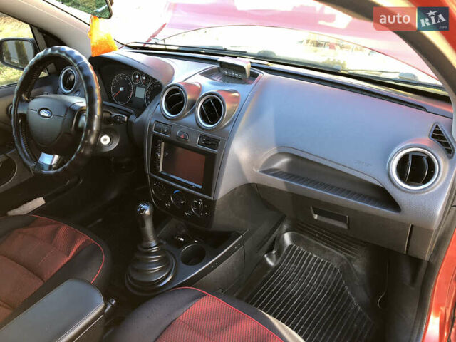 Червоний Форд Фієста, об'ємом двигуна 1.25 л та пробігом 140 тис. км за 2999 $, фото 14 на Automoto.ua