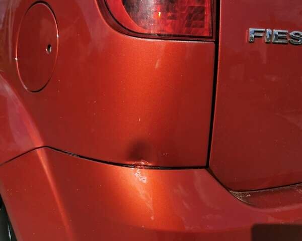 Красный Форд Фиеста, объемом двигателя 1.4 л и пробегом 84 тыс. км за 6000 $, фото 5 на Automoto.ua
