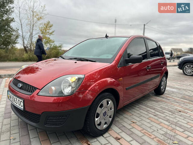 Красный Форд Фиеста, объемом двигателя 1.24 л и пробегом 170 тыс. км за 3999 $, фото 6 на Automoto.ua