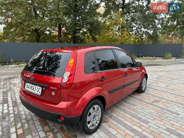 Красный Форд Фиеста, объемом двигателя 1.24 л и пробегом 170 тыс. км за 3999 $, фото 19 на Automoto.ua