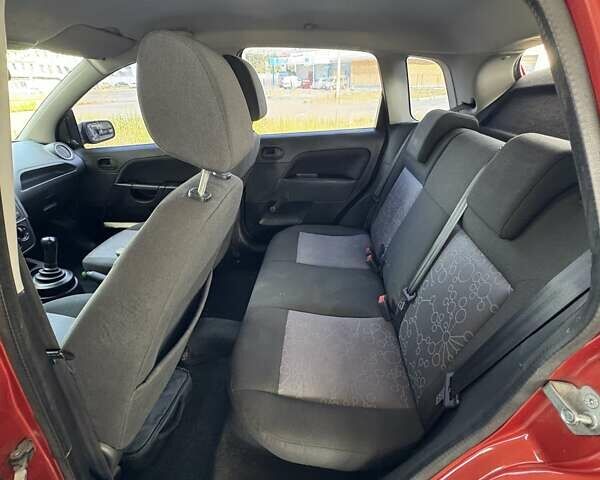 Червоний Форд Фієста, об'ємом двигуна 1.39 л та пробігом 200 тис. км за 4300 $, фото 14 на Automoto.ua