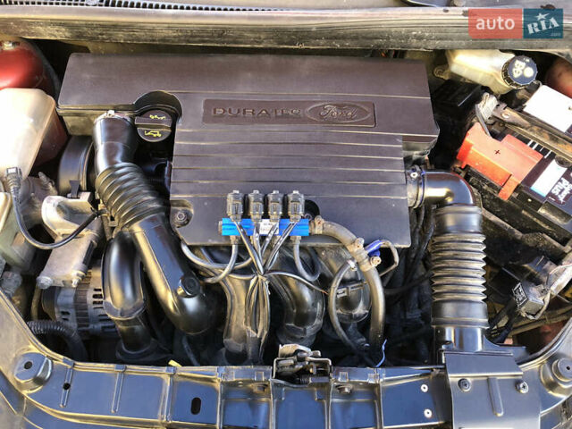 Червоний Форд Фієста, об'ємом двигуна 1.25 л та пробігом 140 тис. км за 2999 $, фото 19 на Automoto.ua