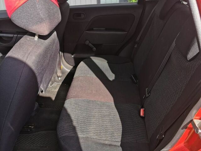 Красный Форд Фиеста, объемом двигателя 1.4 л и пробегом 84 тыс. км за 6000 $, фото 12 на Automoto.ua