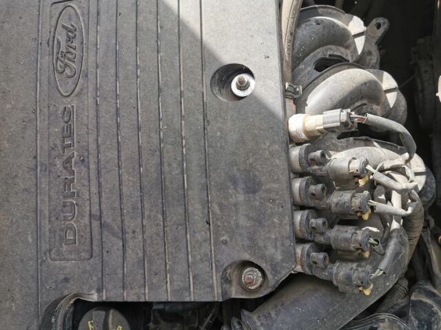 Красный Форд Фиеста, объемом двигателя 1.4 л и пробегом 84 тыс. км за 6000 $, фото 14 на Automoto.ua