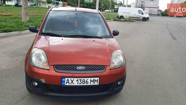 Червоний Форд Фієста, об'ємом двигуна 1.4 л та пробігом 149 тис. км за 3200 $, фото 17 на Automoto.ua