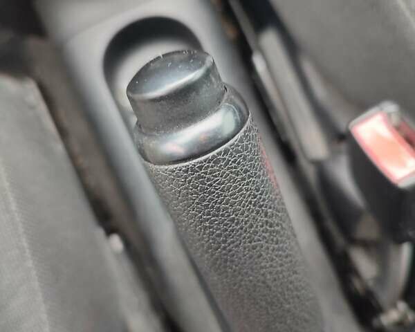 Красный Форд Фиеста, объемом двигателя 1.4 л и пробегом 170 тыс. км за 4100 $, фото 20 на Automoto.ua