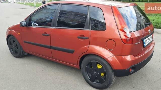 Червоний Форд Фієста, об'ємом двигуна 1.4 л та пробігом 149 тис. км за 3200 $, фото 18 на Automoto.ua