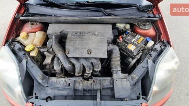 Червоний Форд Фієста, об'ємом двигуна 1.4 л та пробігом 149 тис. км за 3200 $, фото 21 на Automoto.ua