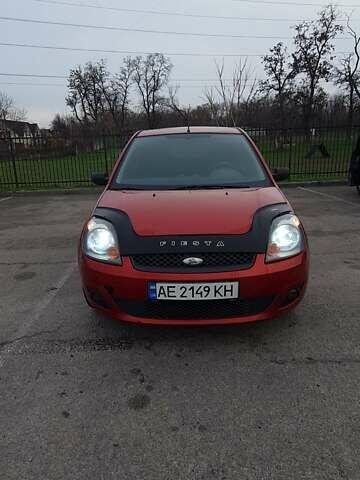 Красный Форд Фиеста, объемом двигателя 1.4 л и пробегом 205 тыс. км за 4300 $, фото 11 на Automoto.ua