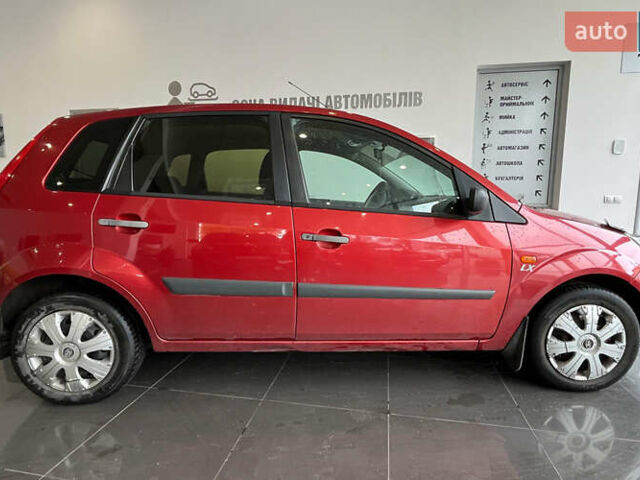 Червоний Форд Фієста, об'ємом двигуна 1.24 л та пробігом 164 тис. км за 4150 $, фото 7 на Automoto.ua