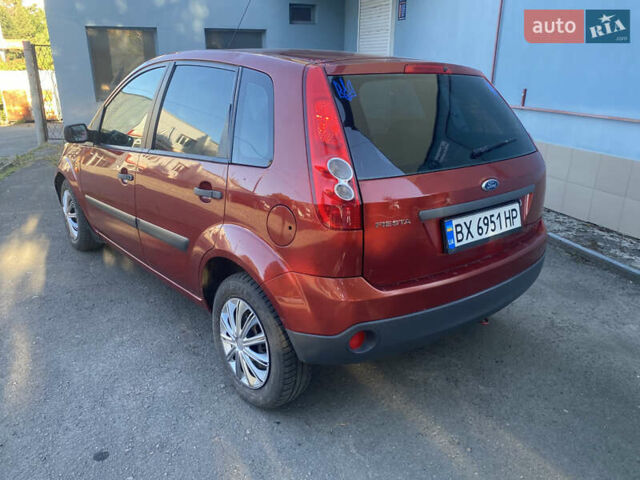 Красный Форд Фиеста, объемом двигателя 1.39 л и пробегом 189 тыс. км за 3900 $, фото 9 на Automoto.ua